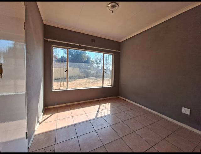 3 BEDROOM HOUSE FOR SALE IN FALCON RIDGE